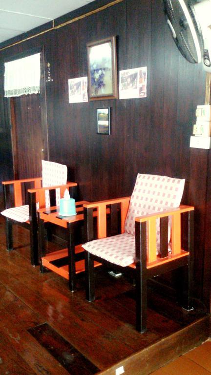 Baan Mai Guesthouse Mae Hong Son Luaran gambar