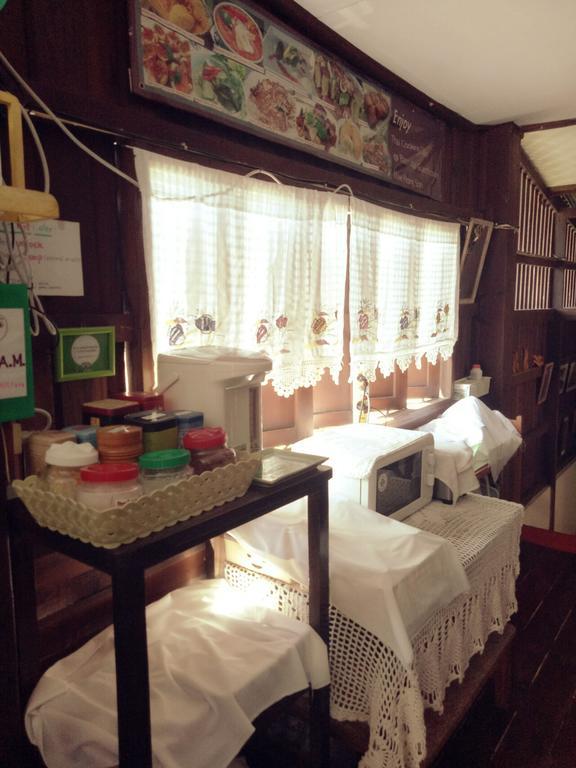 Baan Mai Guesthouse Mae Hong Son Luaran gambar