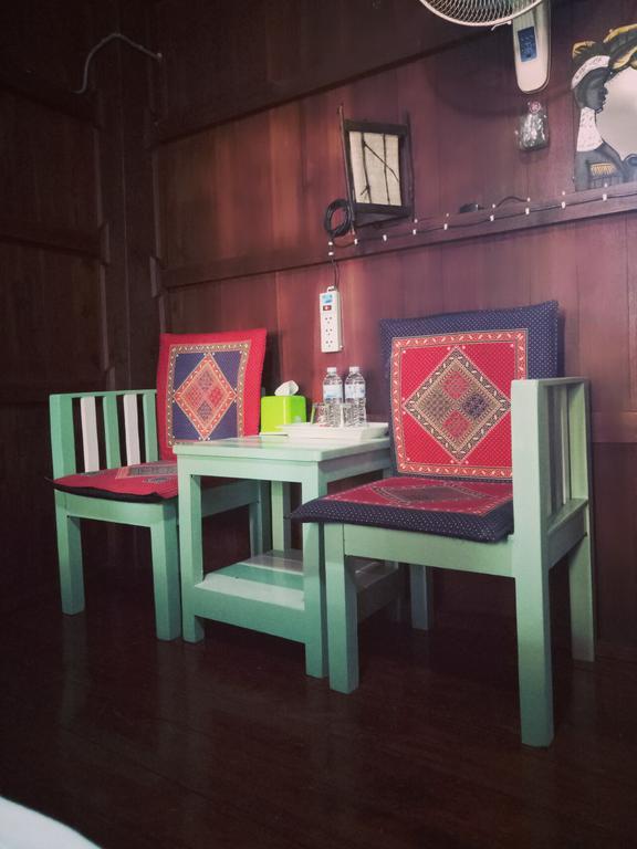 Baan Mai Guesthouse Mae Hong Son Luaran gambar