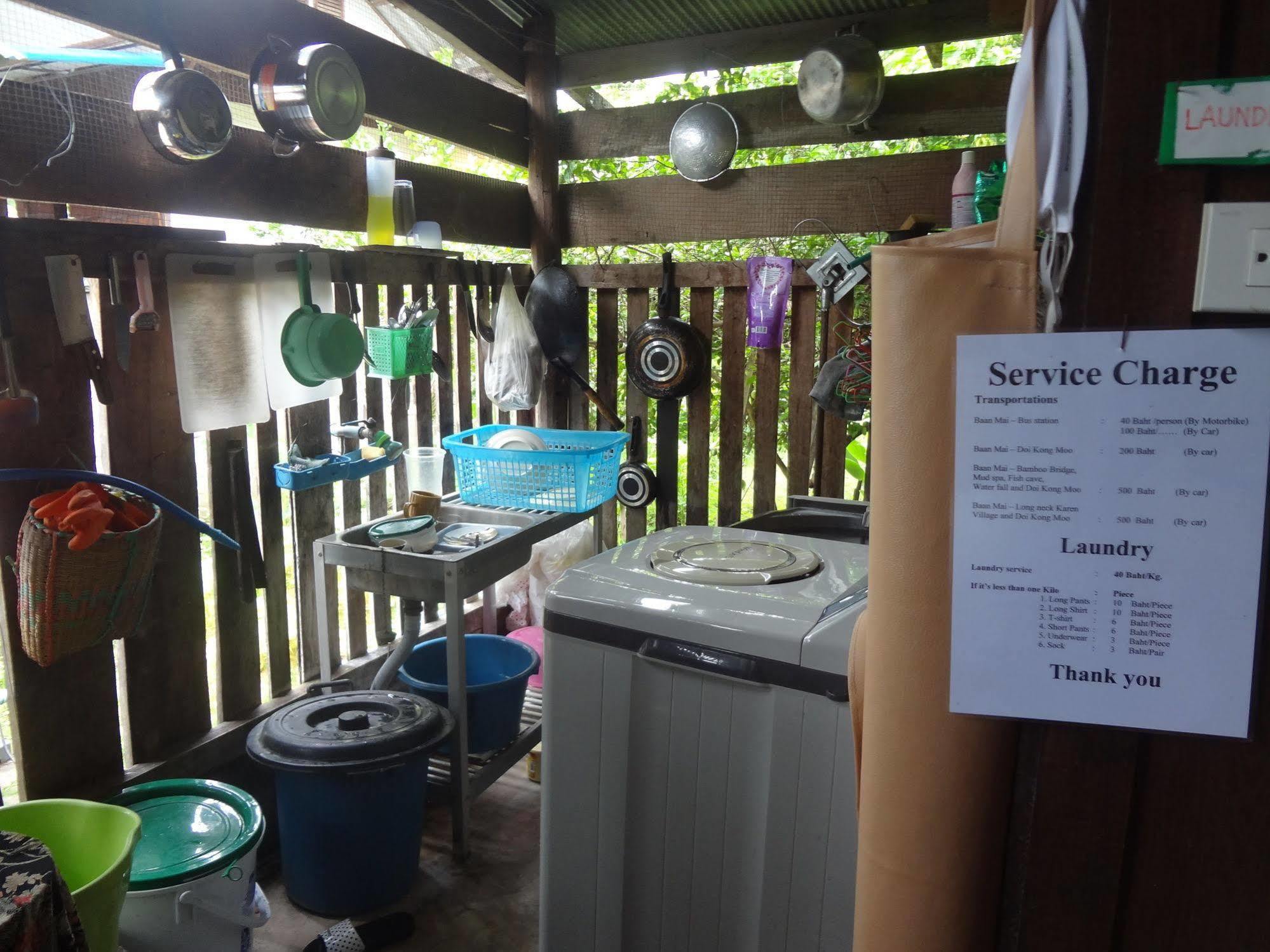 Baan Mai Guesthouse Mae Hong Son Luaran gambar