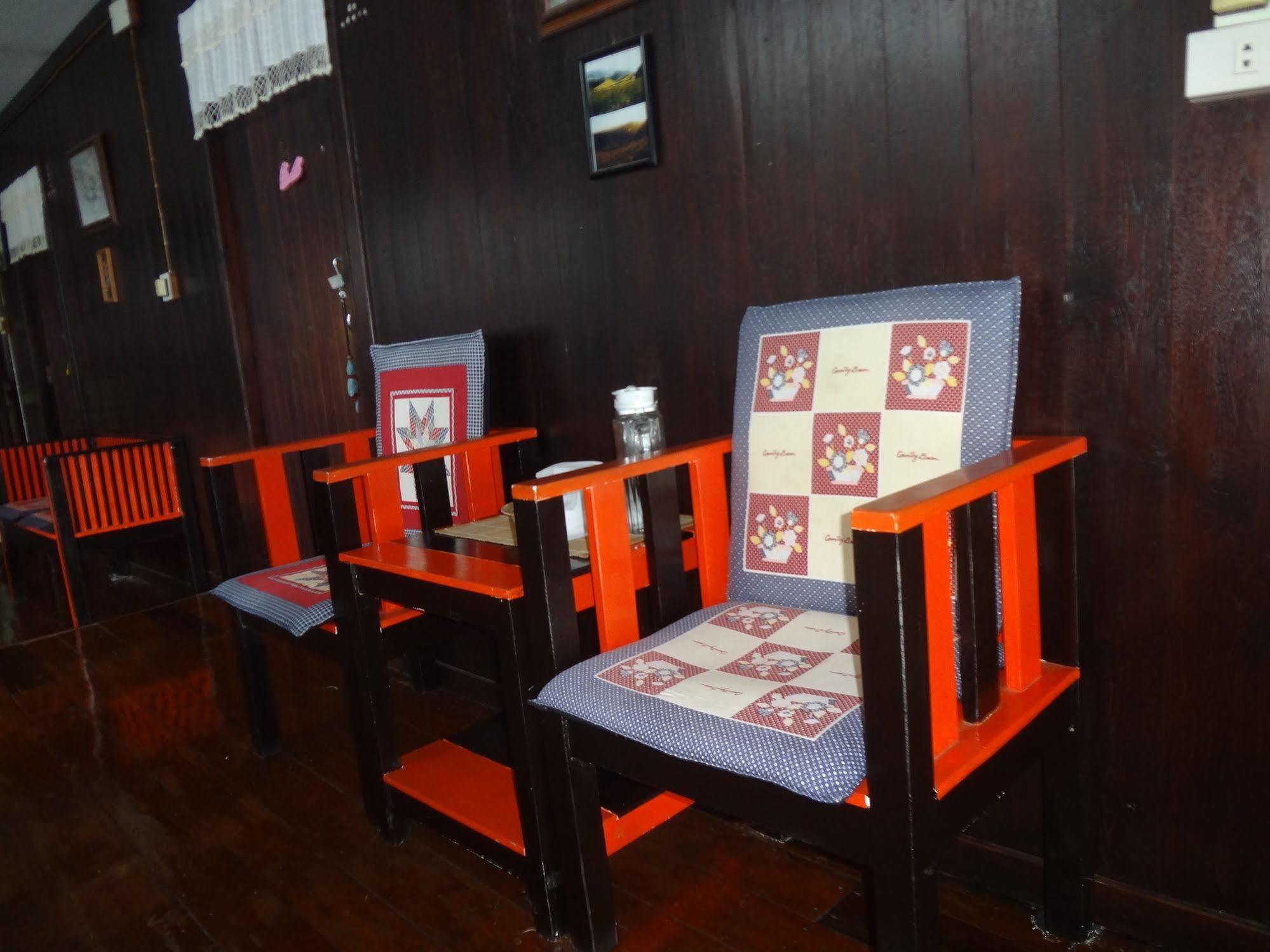 Baan Mai Guesthouse Mae Hong Son Luaran gambar