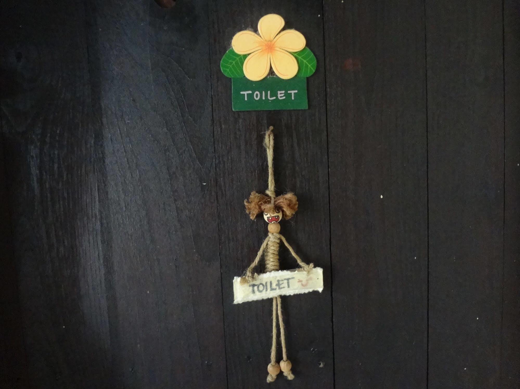 Baan Mai Guesthouse Mae Hong Son Luaran gambar
