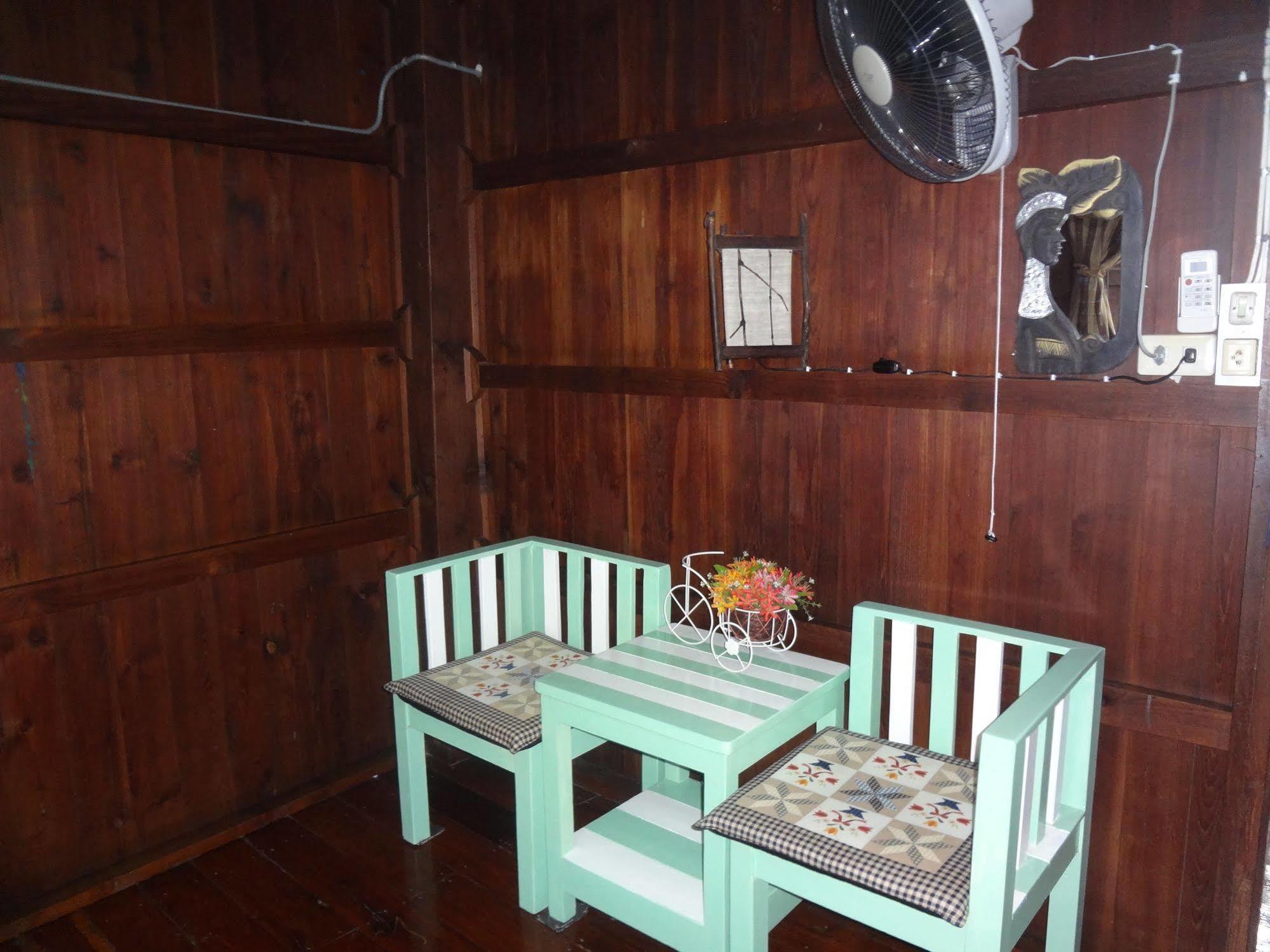 Baan Mai Guesthouse Mae Hong Son Luaran gambar